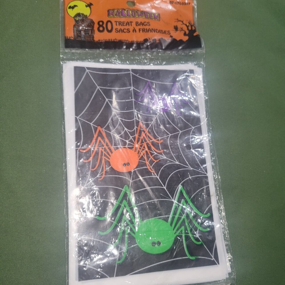 Halloween treat bags (80) $3/5